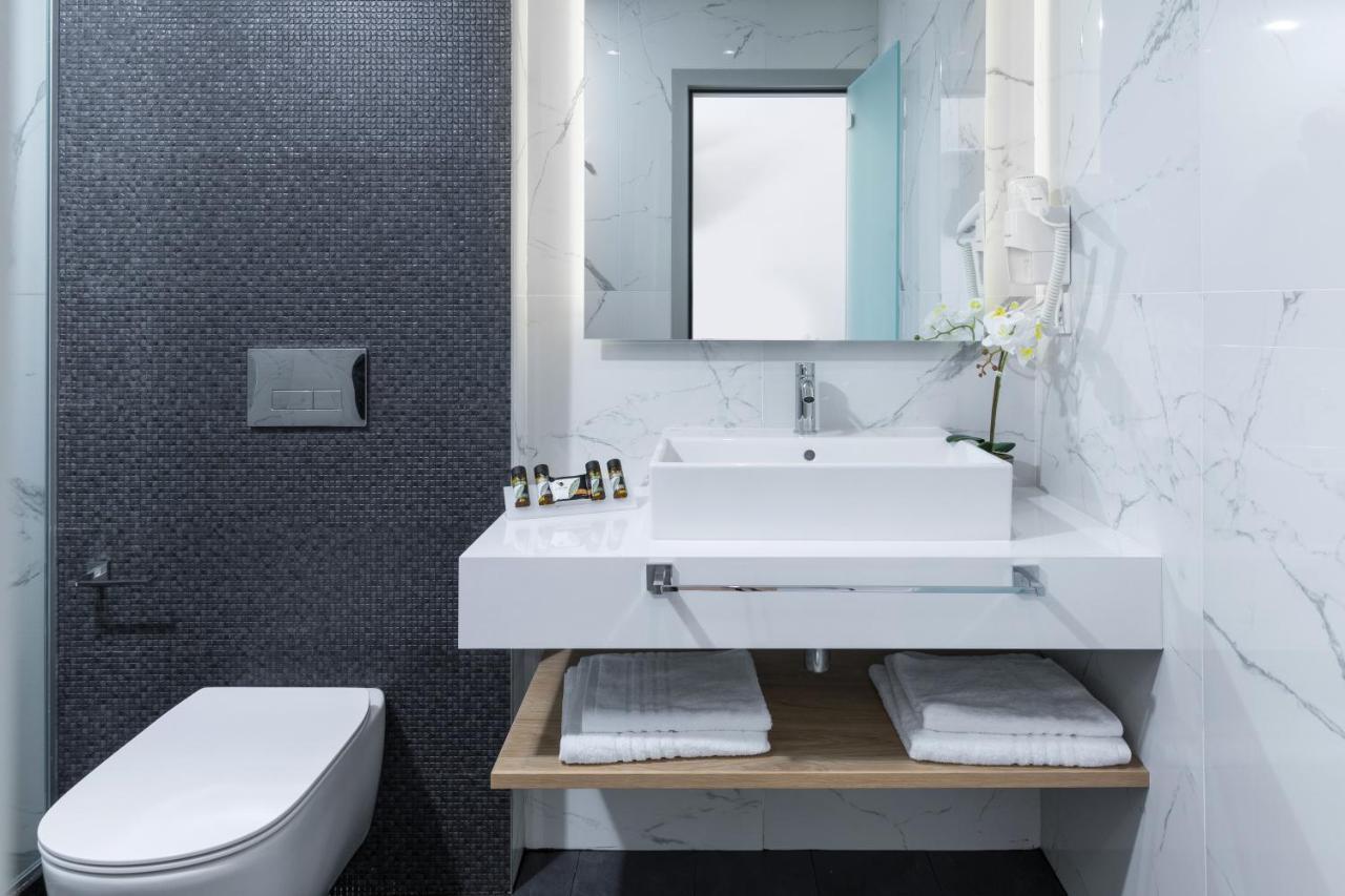 V Luxury Aparthotel 3*